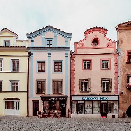 Penzion Vino Hruska Pardubice Hotel Exterior photo